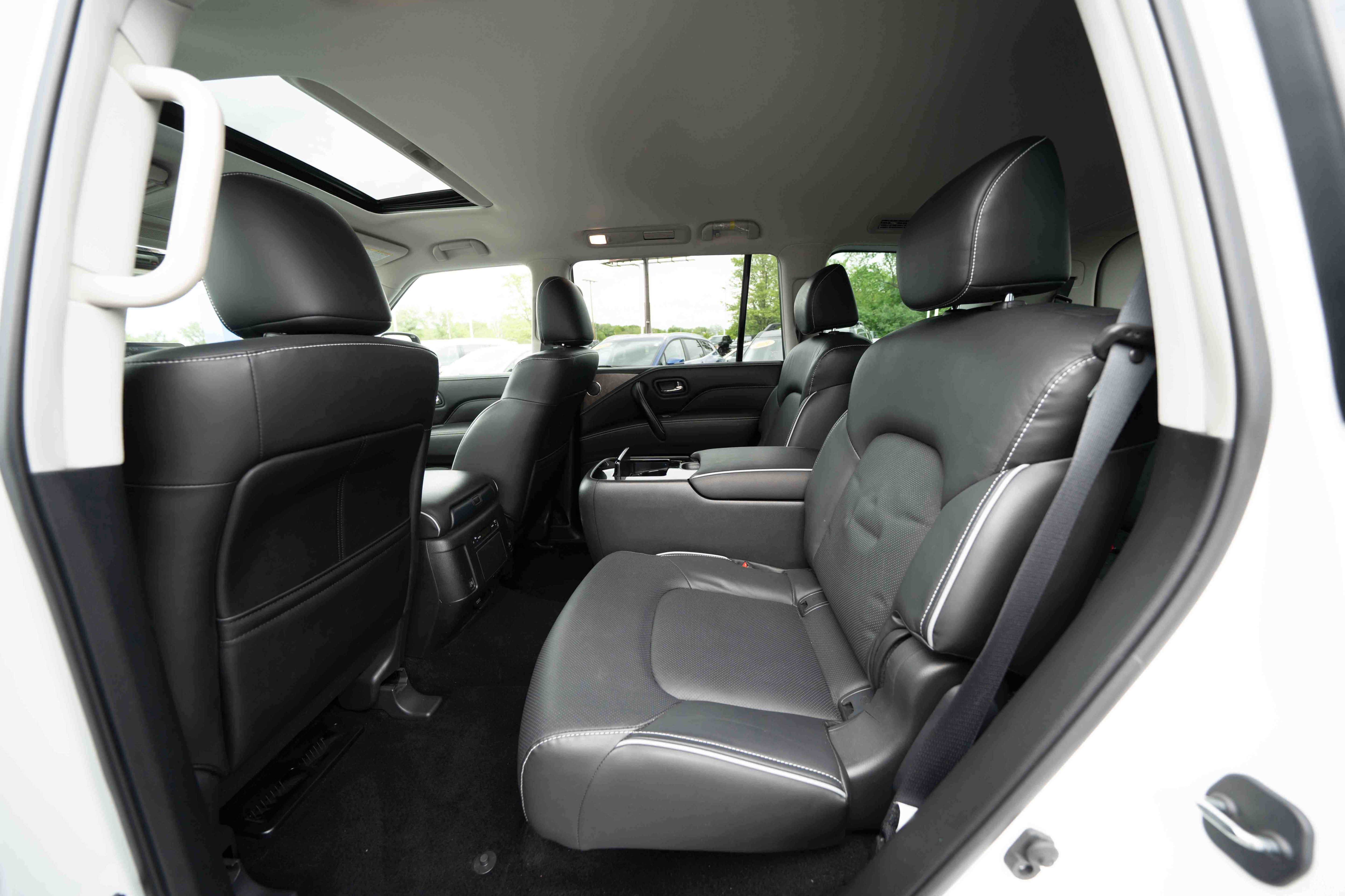 Used 2023 INFINITI QX80 Premium Select w/ All-Season Package AWD/4WD image 23