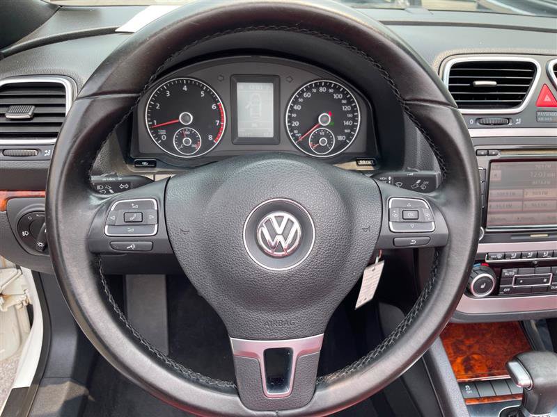 Used 2011 Volkswagen Eos Lux FWD image 31