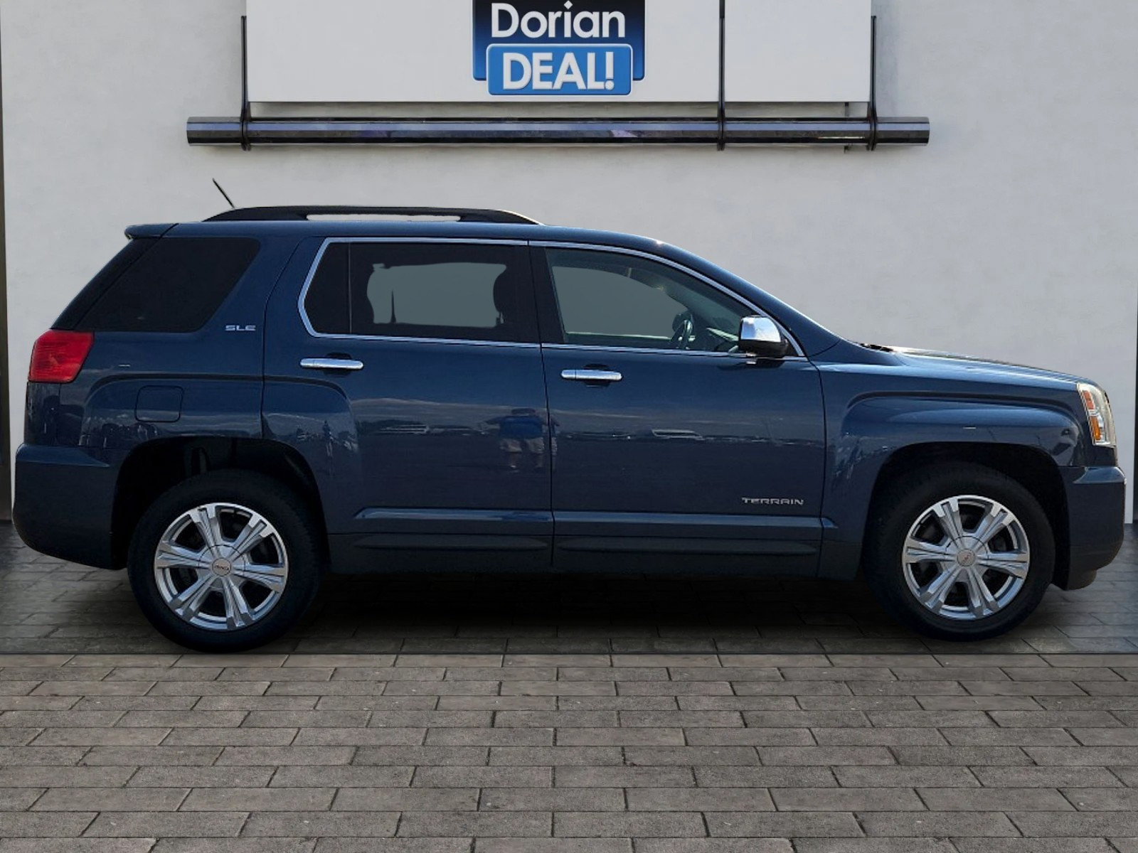 Used 2016 GMC Terrain SLE w/ Chrome Edition AWD/4WD image 2