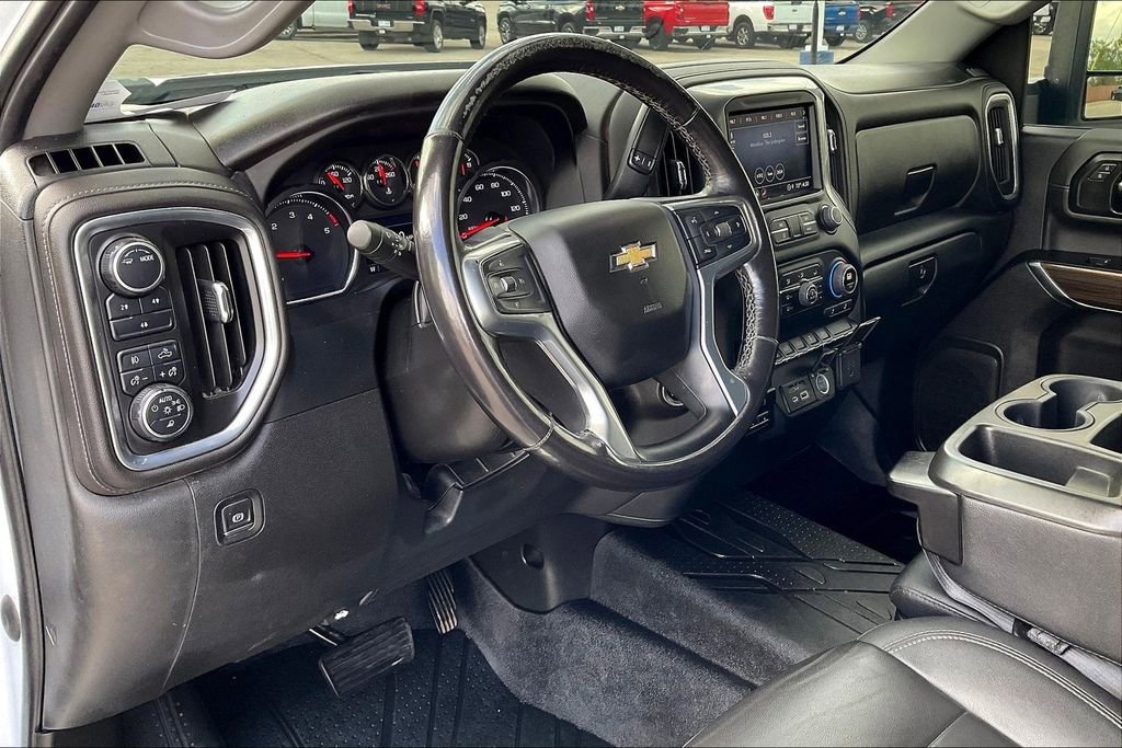 Used 2022 Chevrolet Silverado 3500 LT w/ Convenience Package image 13