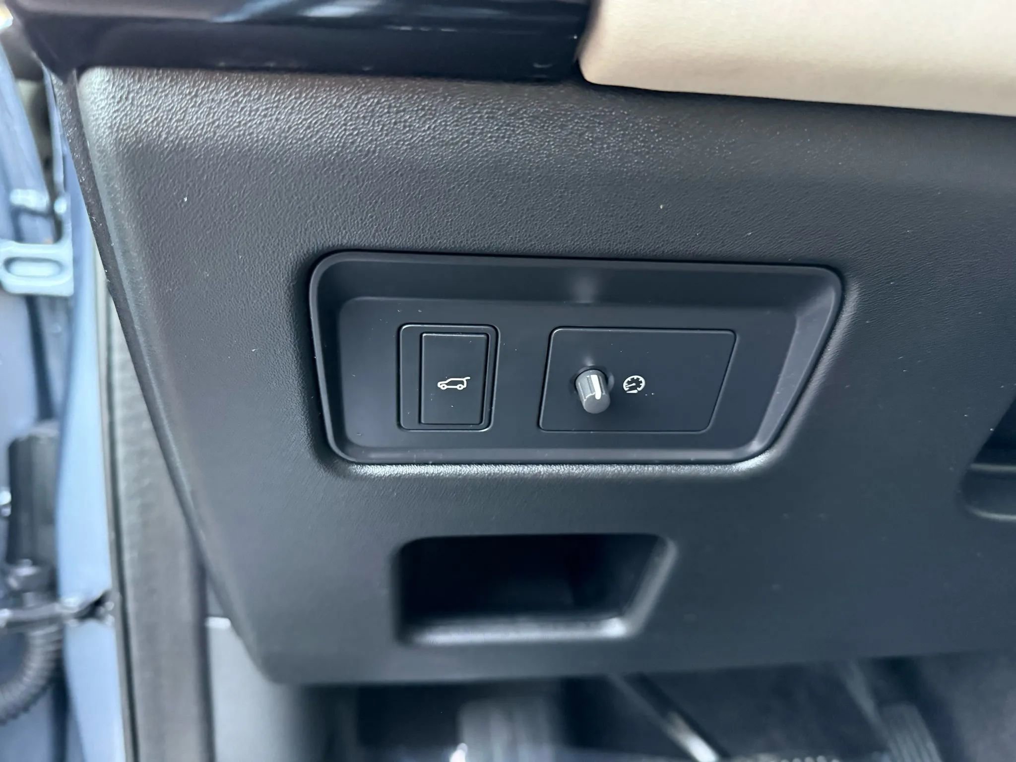 Used 2019 Land Rover Discovery HSE image 50