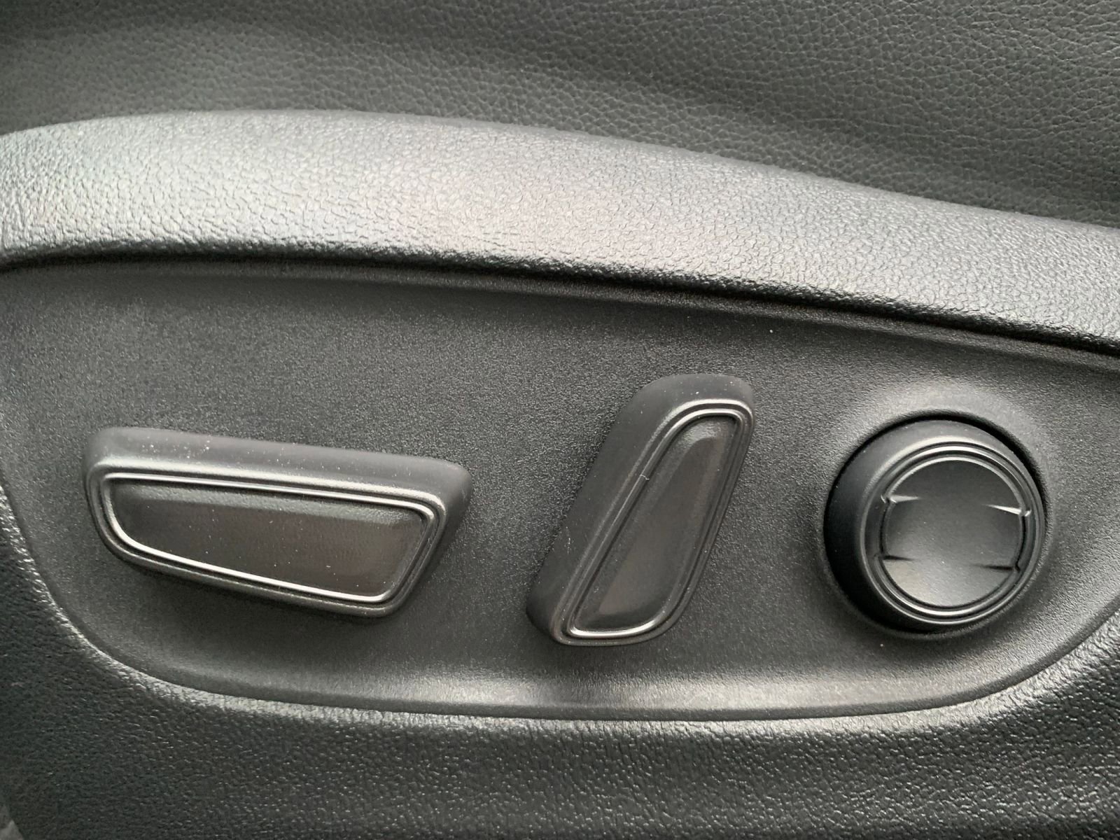 Used 2025 Toyota Highlander XSE image 25