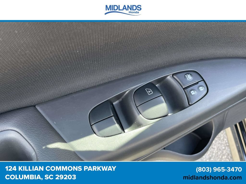 Used 2018 Nissan Sentra SR w/ Technology Package FWD image 17