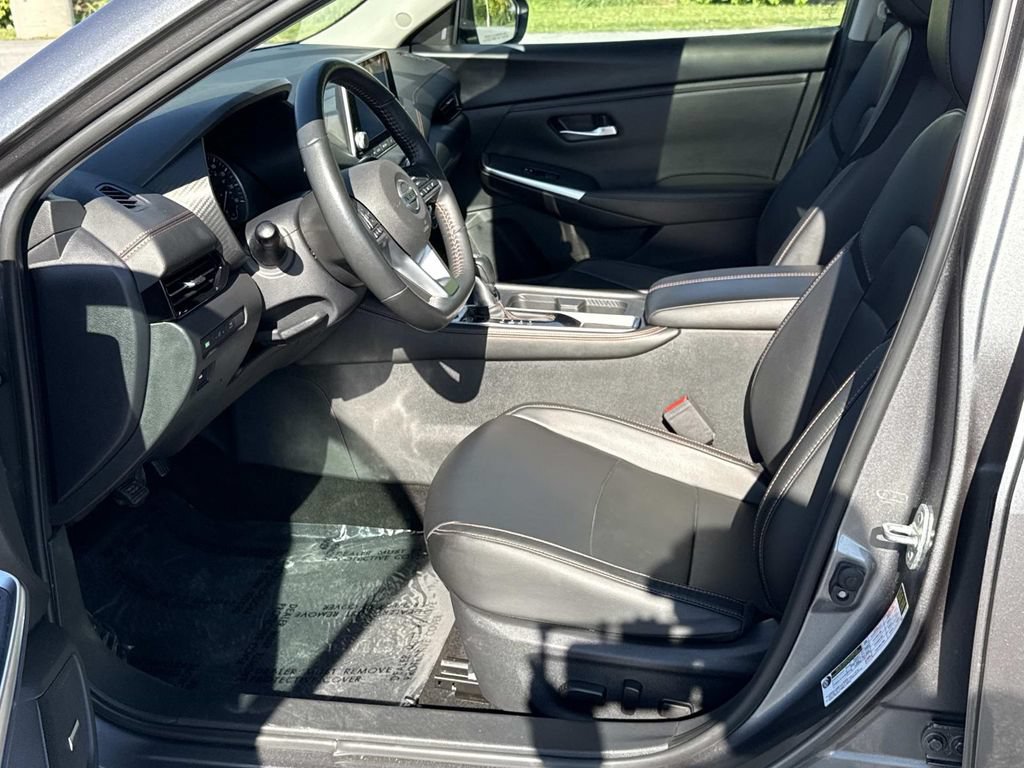 Used 2023 Nissan Sentra SR w/ SR Premium Package FWD image 24