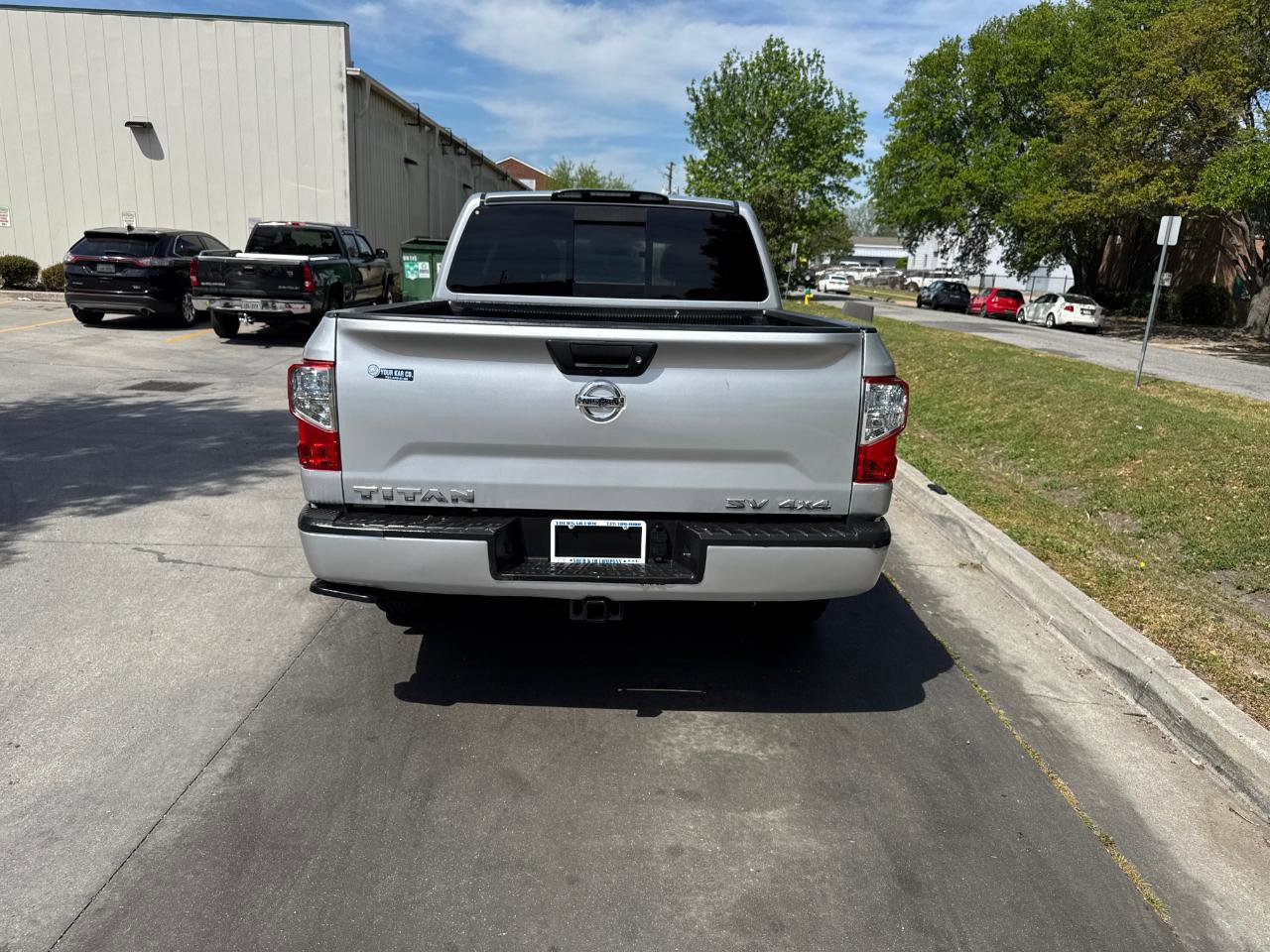Used 2019 Nissan Titan SV AWD/4WD image 10