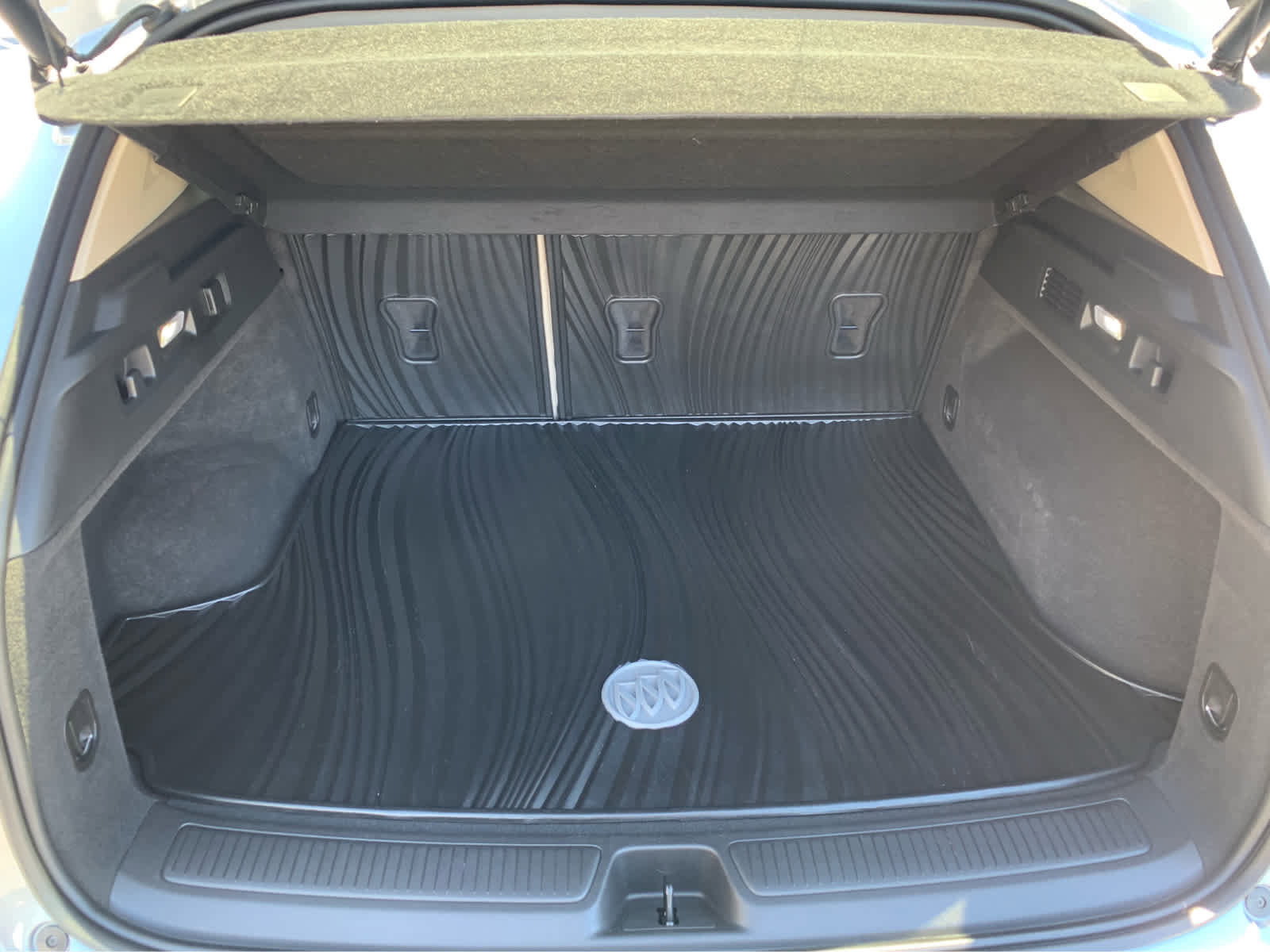 Used 2023 Buick Envision Avenir AWD/4WD image 6