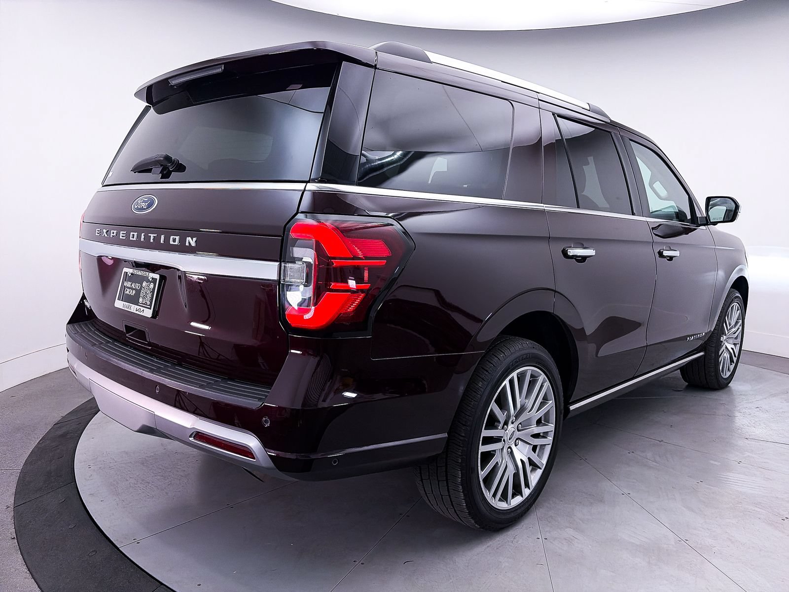 Used 2024 Ford Expedition Platinum AWD/4WD image 16