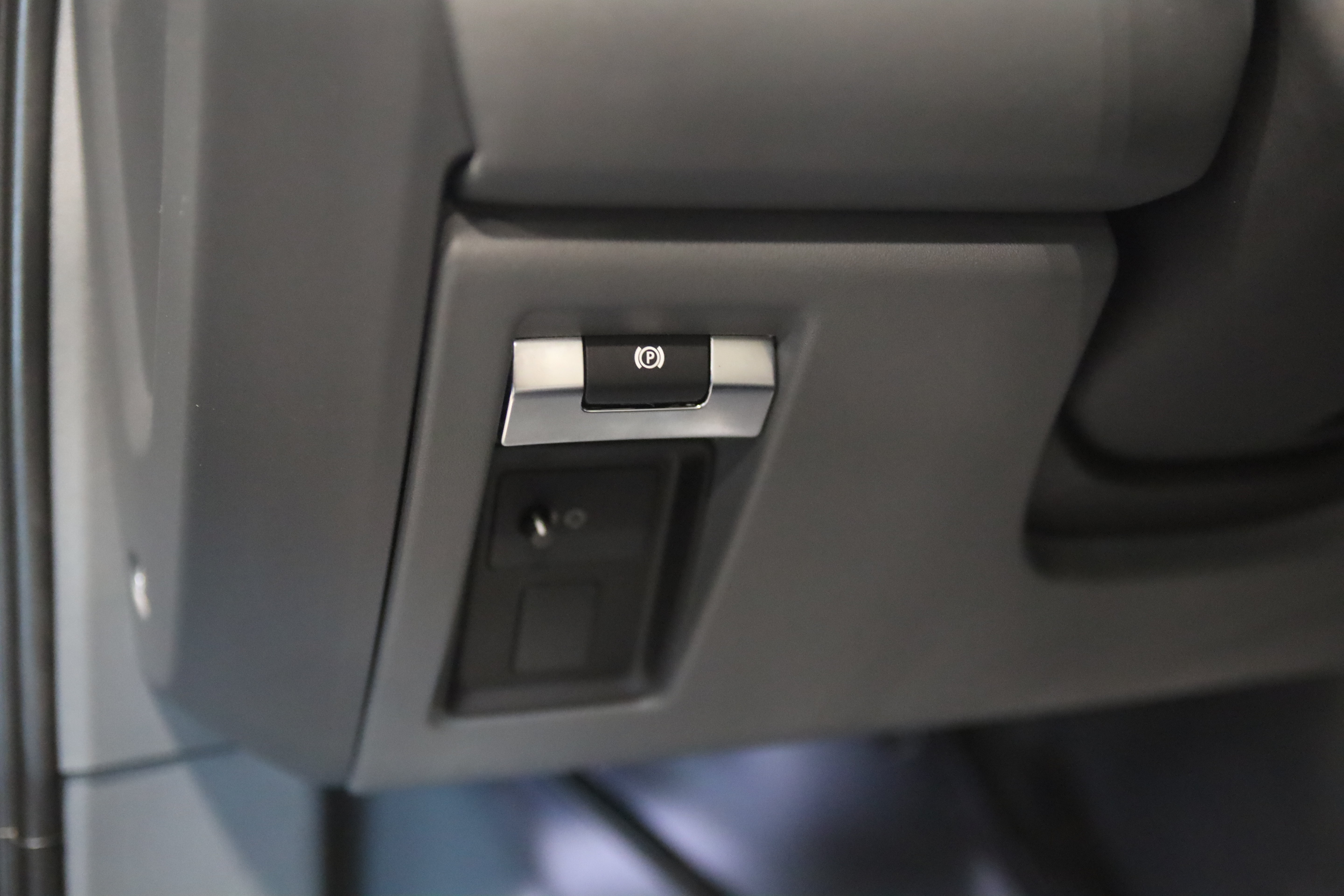 Used 2023 Land Rover Defender 110 X-Dynamic SE AWD/4WD image 19