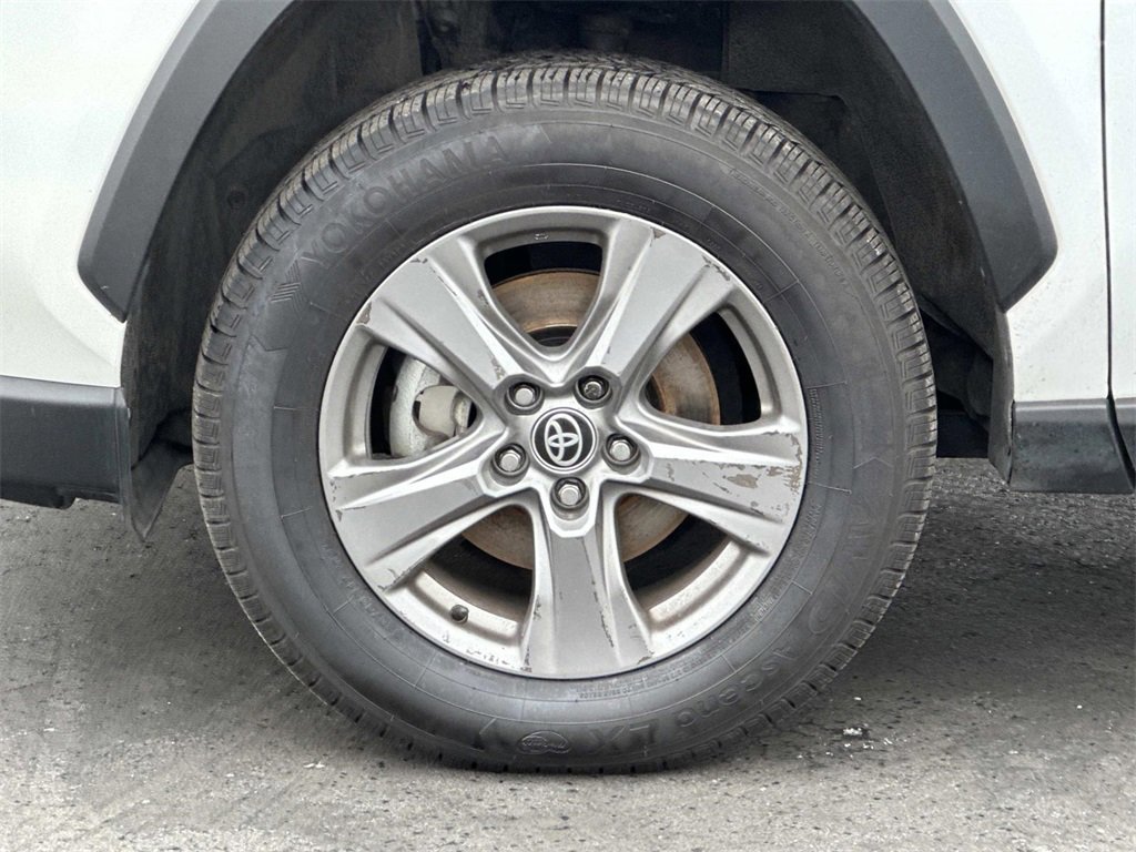 Used 2023 Toyota RAV4 XLE image 9