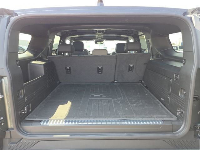 Certified 2024 GMC Hummer EV 3X w/ LPO, Sport Package AWD/4WD image 29