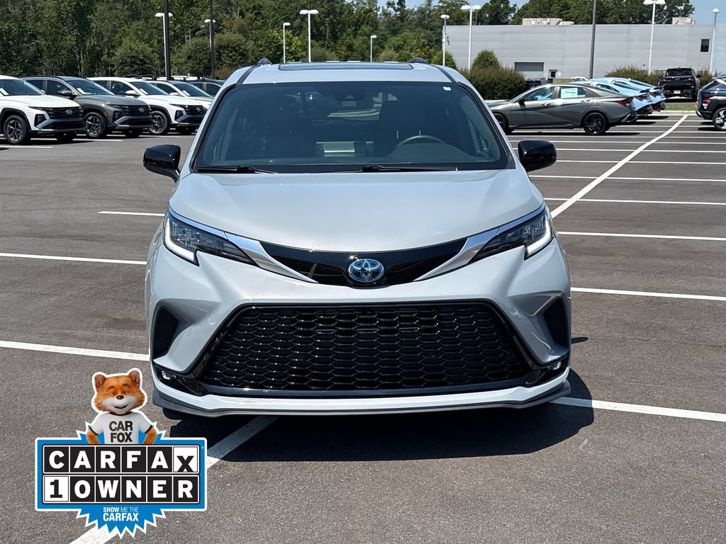Used 2024 Toyota Sienna XSE w/ XSE Plus Package AWD/4WD image 2