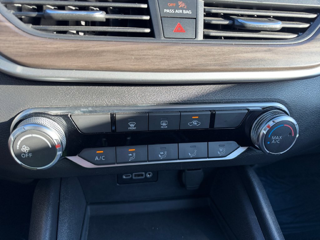 Used 2025 Nissan Altima 2.5 SV FWD image 17