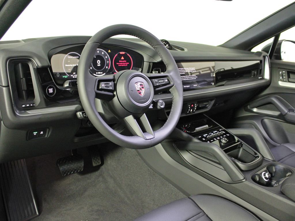 Certified 2026 Porsche Cayenne Coupe image 4