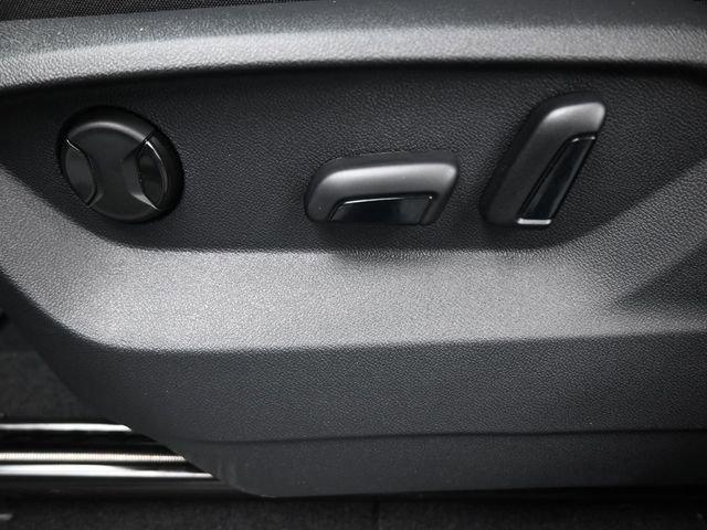 New 2026 Volkswagen Atlas Cross Sport SE image 33