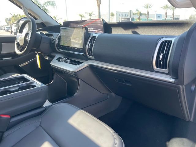 New 2026 Ford Expedition Active image 26