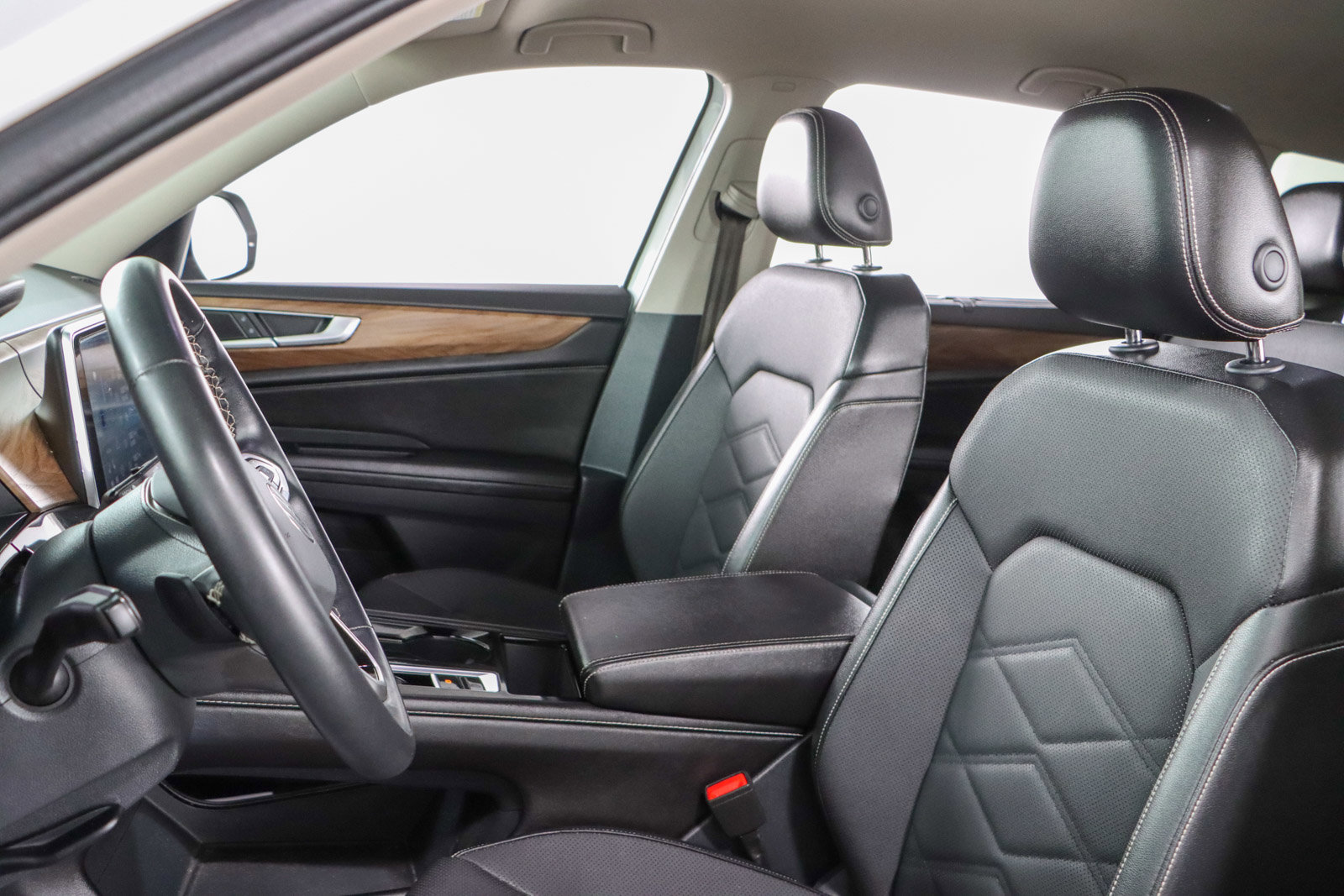 Used 2024 Volkswagen Atlas SE image 23