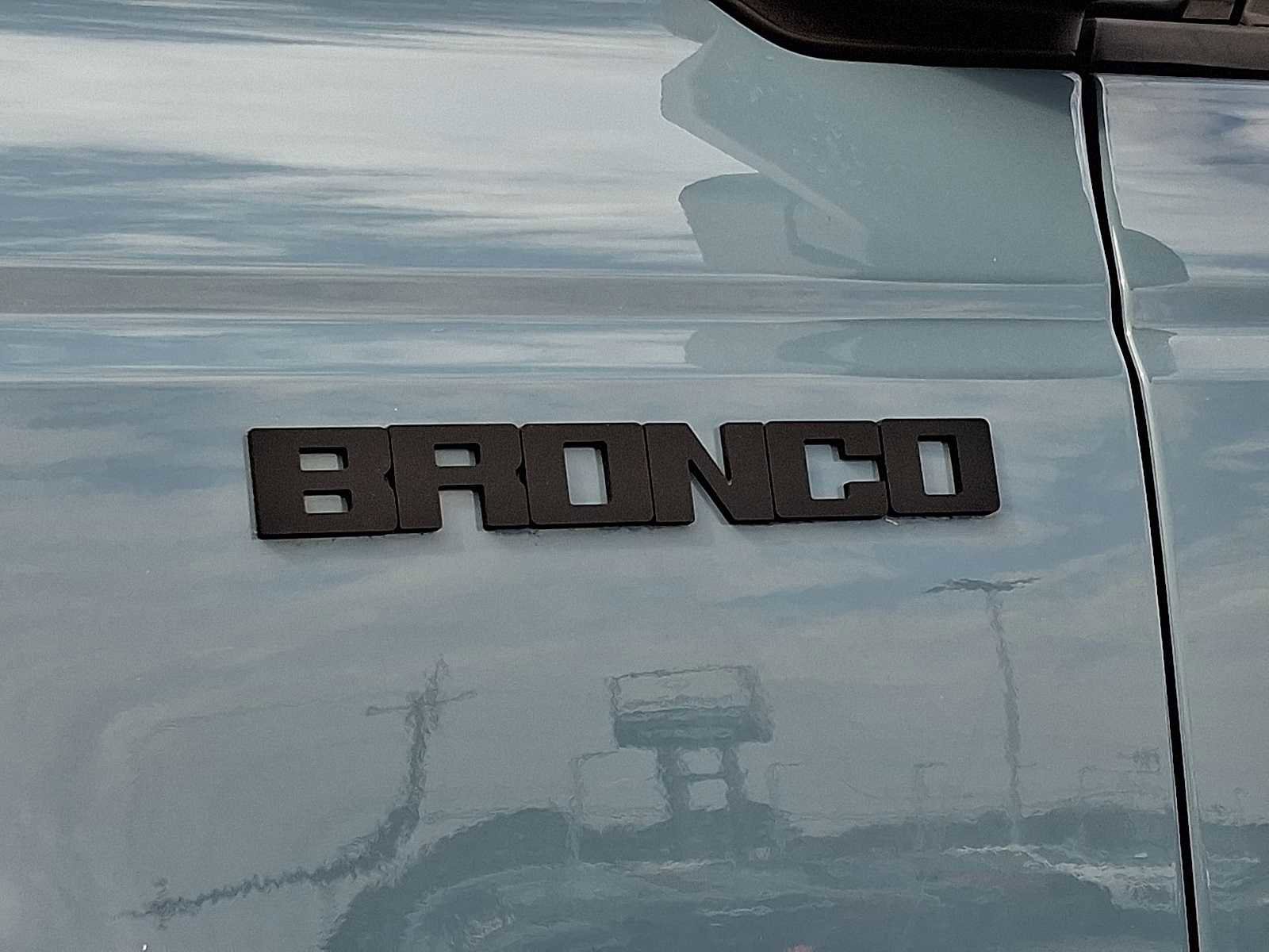 Used 2023 Ford Bronco Badlands image 36