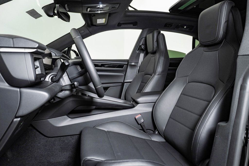 New 2026 Porsche Macan 4 Electric image 5