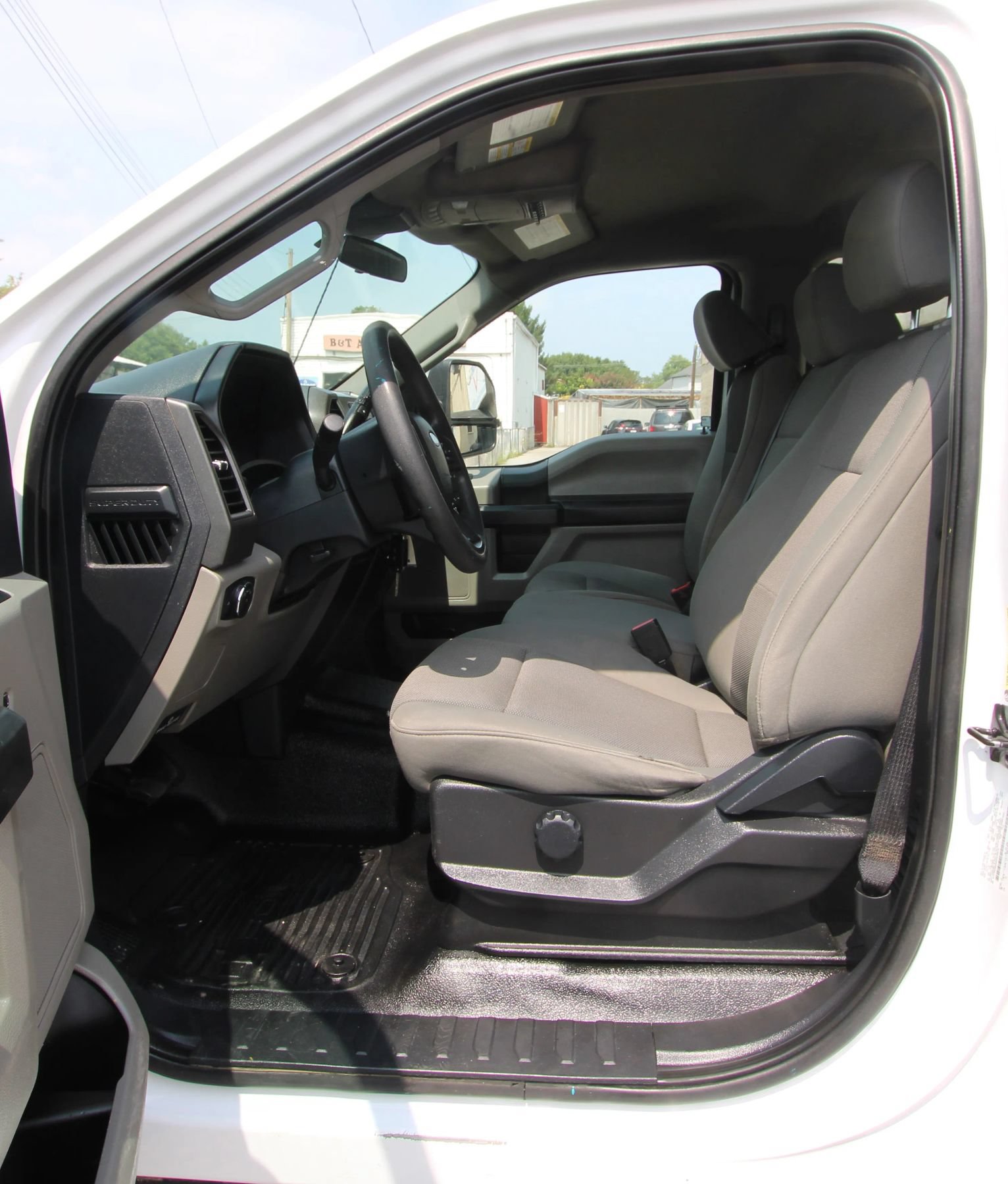 Used 2022 Ford F250 XL w/ Power Equipment Group AWD/4WD image 8