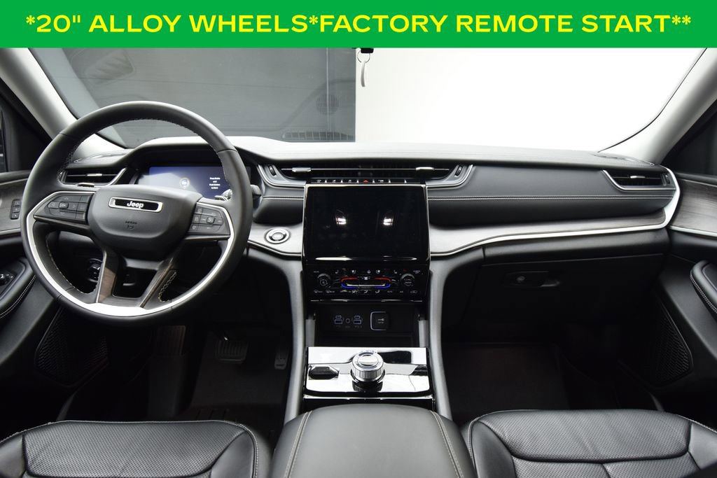 Used 2023 Jeep Grand Cherokee Limited w/ Luxury Tech Group II image 4