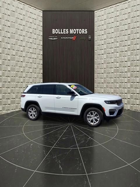 Certified 2023 Jeep Grand Cherokee Limited AWD/4WD image 2