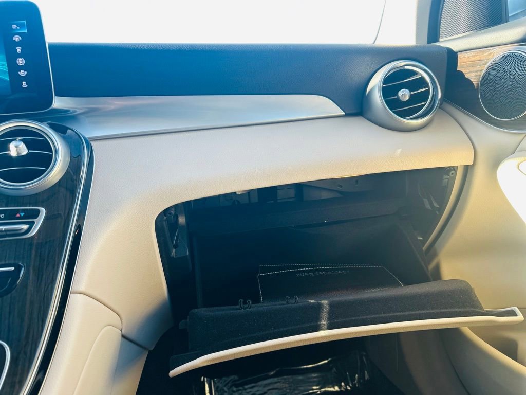 Used 2021 Mercedes-Benz GLC 300 image 37