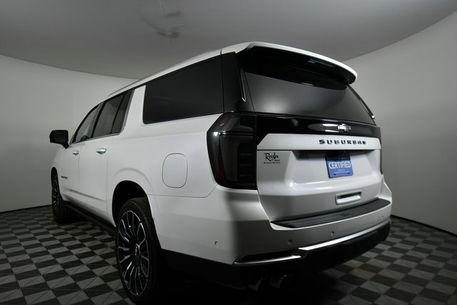 Certified 2025 Chevrolet Suburban High Country image 13