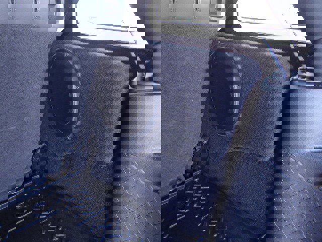 Used 2015 Jeep Wrangler Unlimited Rubicon w/ Connectivity Group image 33