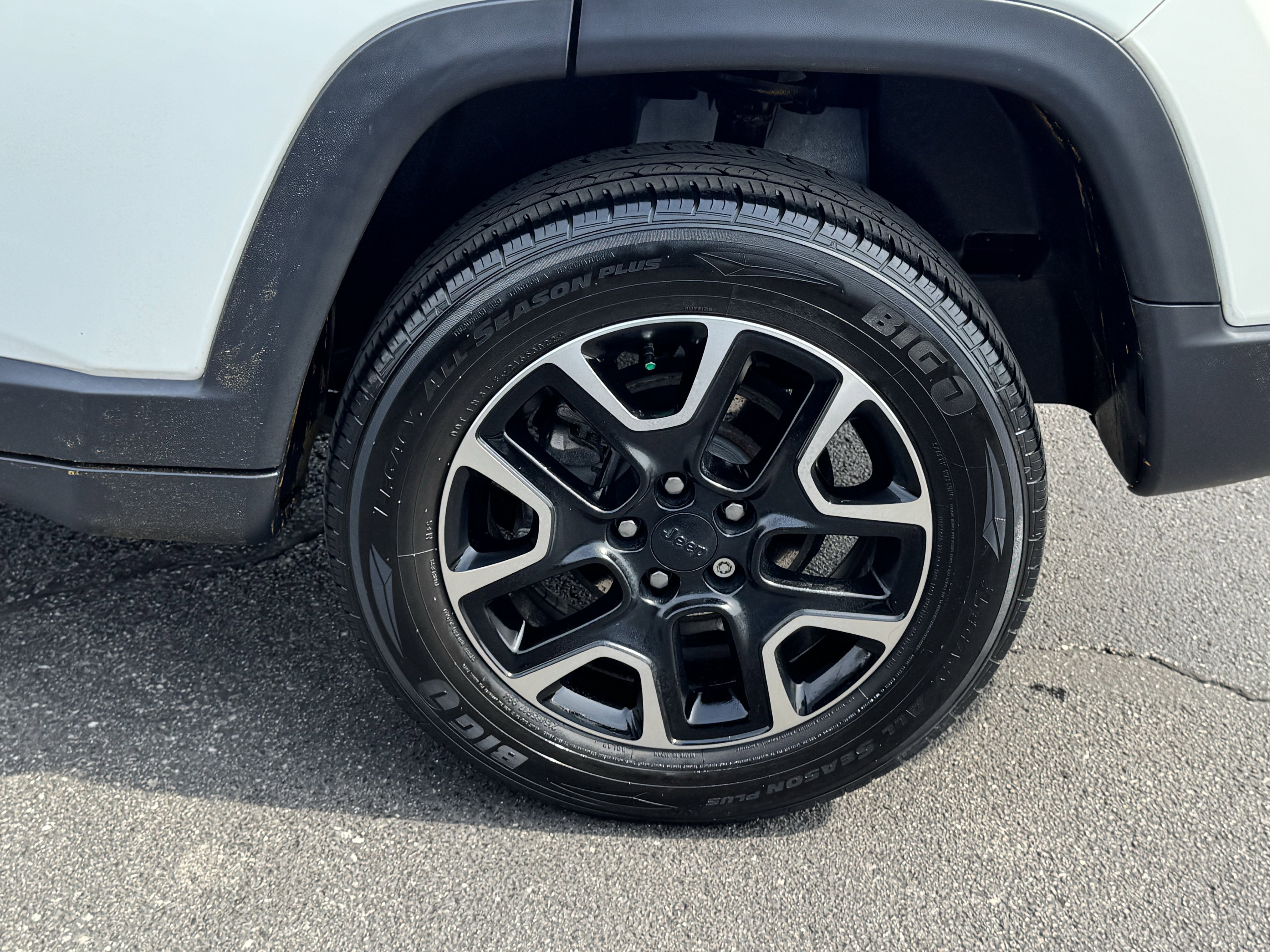 Used 2021 Jeep Compass Trailhawk w/ Sun and Sound Group image 40