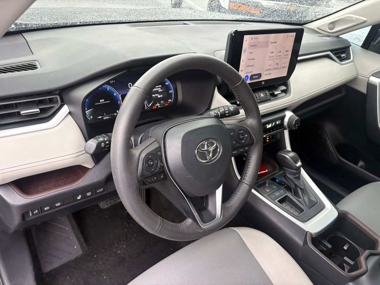 Used 2024 Toyota RAV4 Limited w/ Weather Package FWD image 4