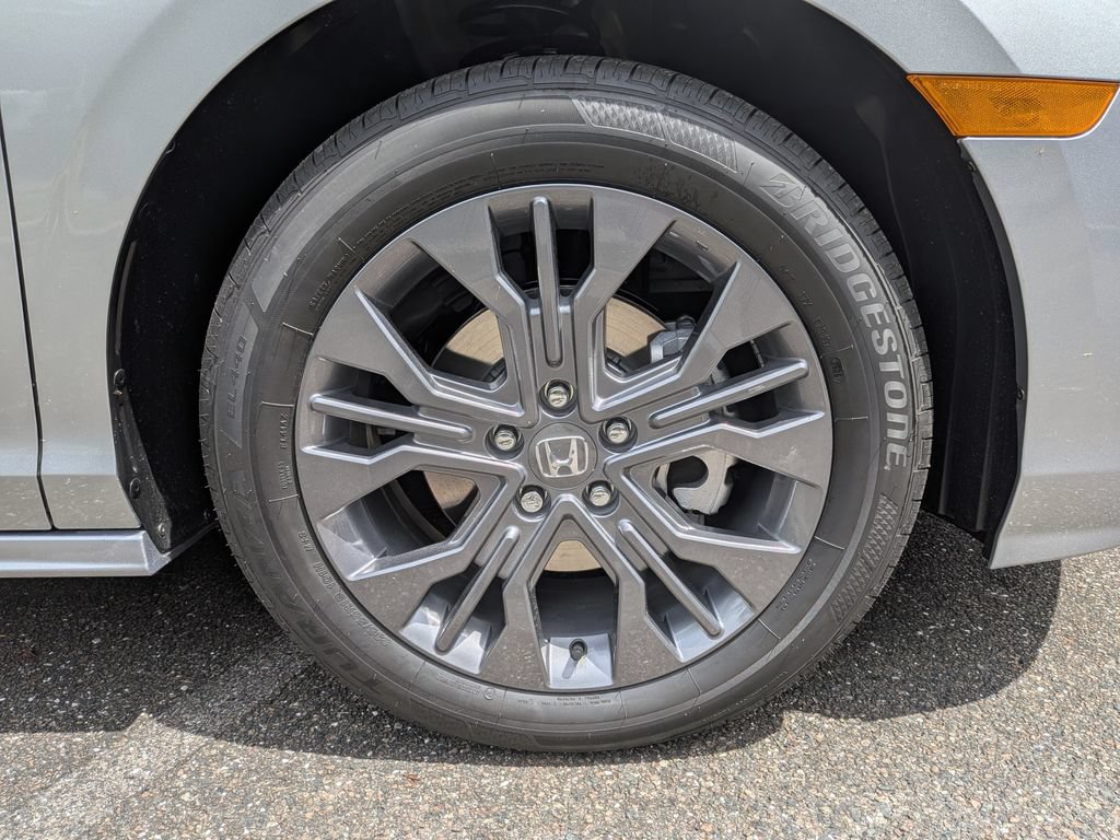 New 2026 Honda Odyssey Touring image 12