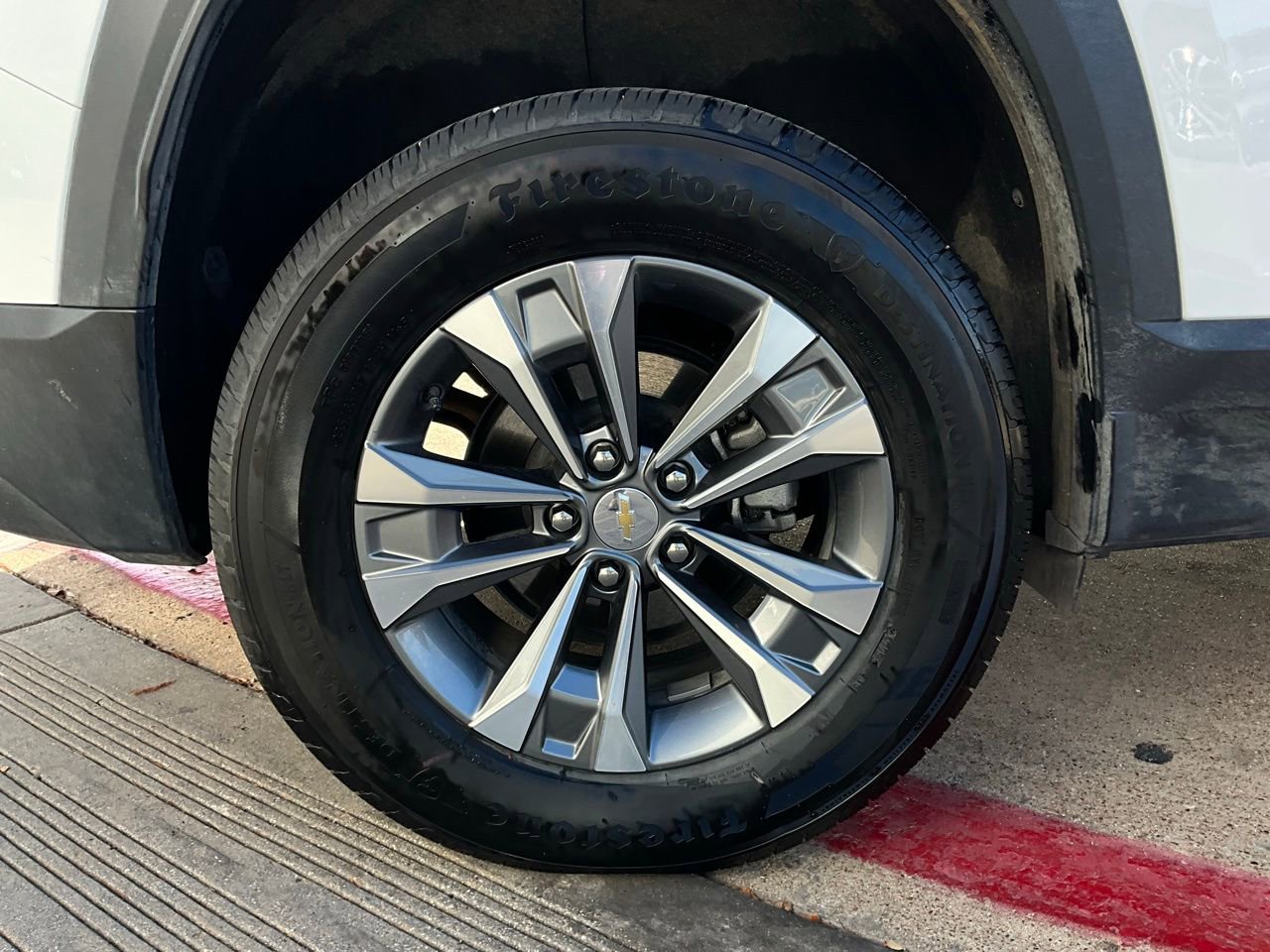 Used 2025 Chevrolet Equinox LT image 9