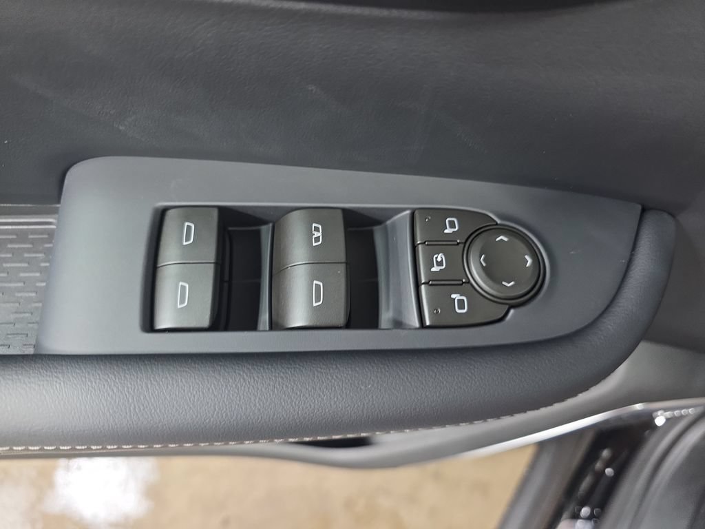 New 2027 Buick Enclave Preferred w/ Power Package FWD image 32