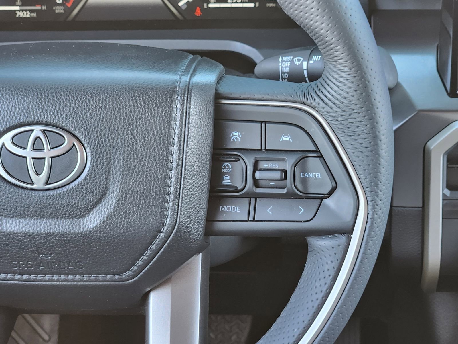 Used 2025 Toyota Tacoma TRD Off-Road image 32