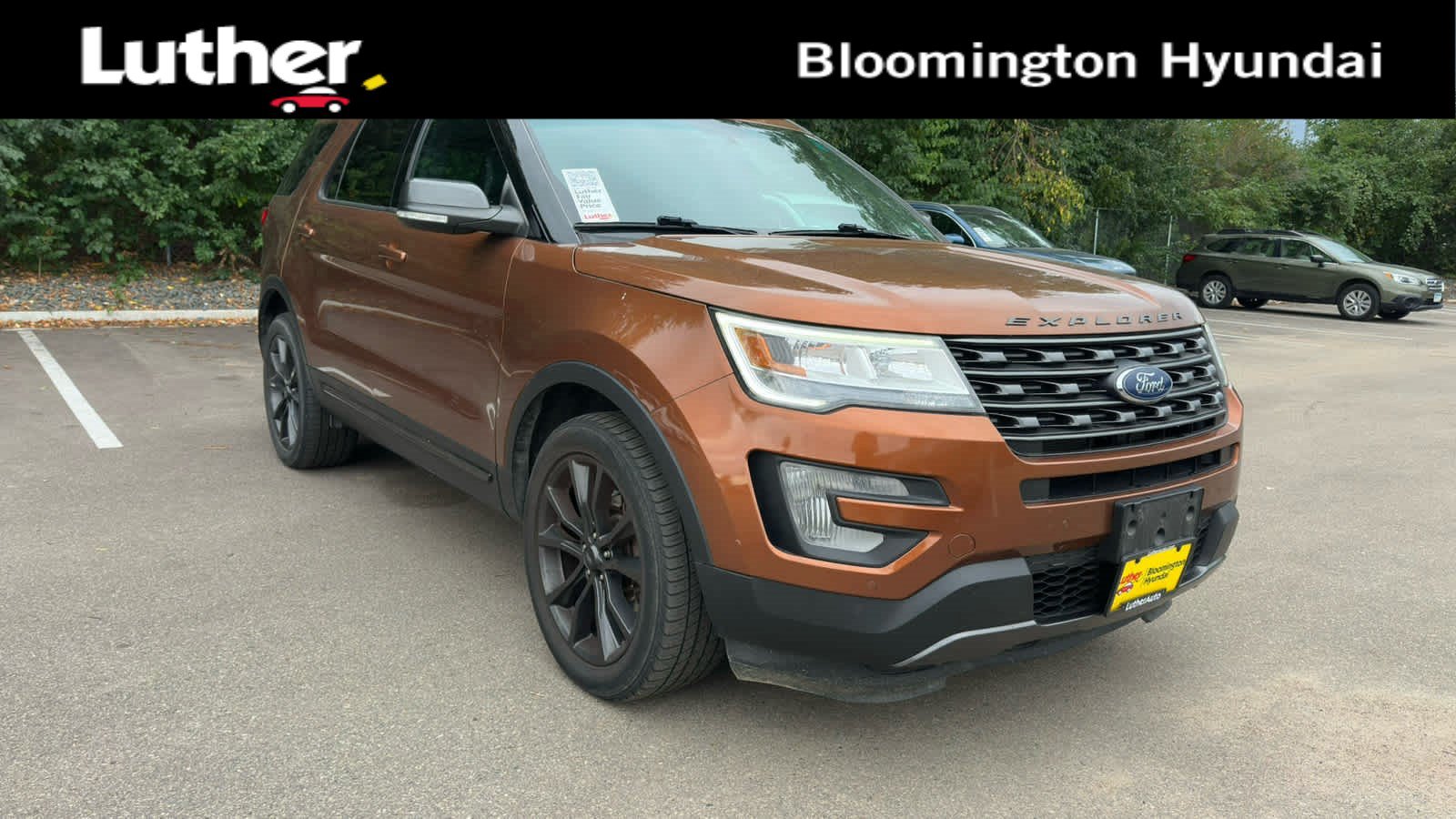 Used 2017 Ford Explorer XLT w/ Equipment Group 202A AWD/4WD image 1