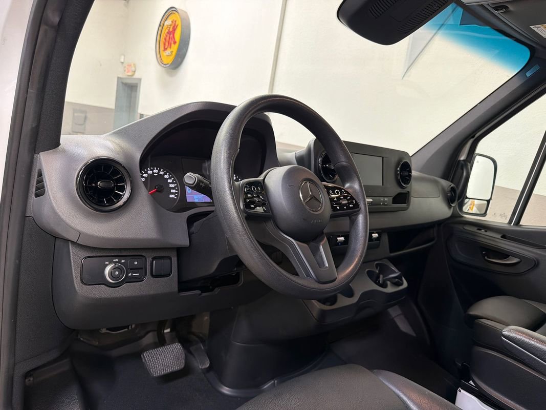 Used 2020 Mercedes-Benz Sprinter 2500 image 13