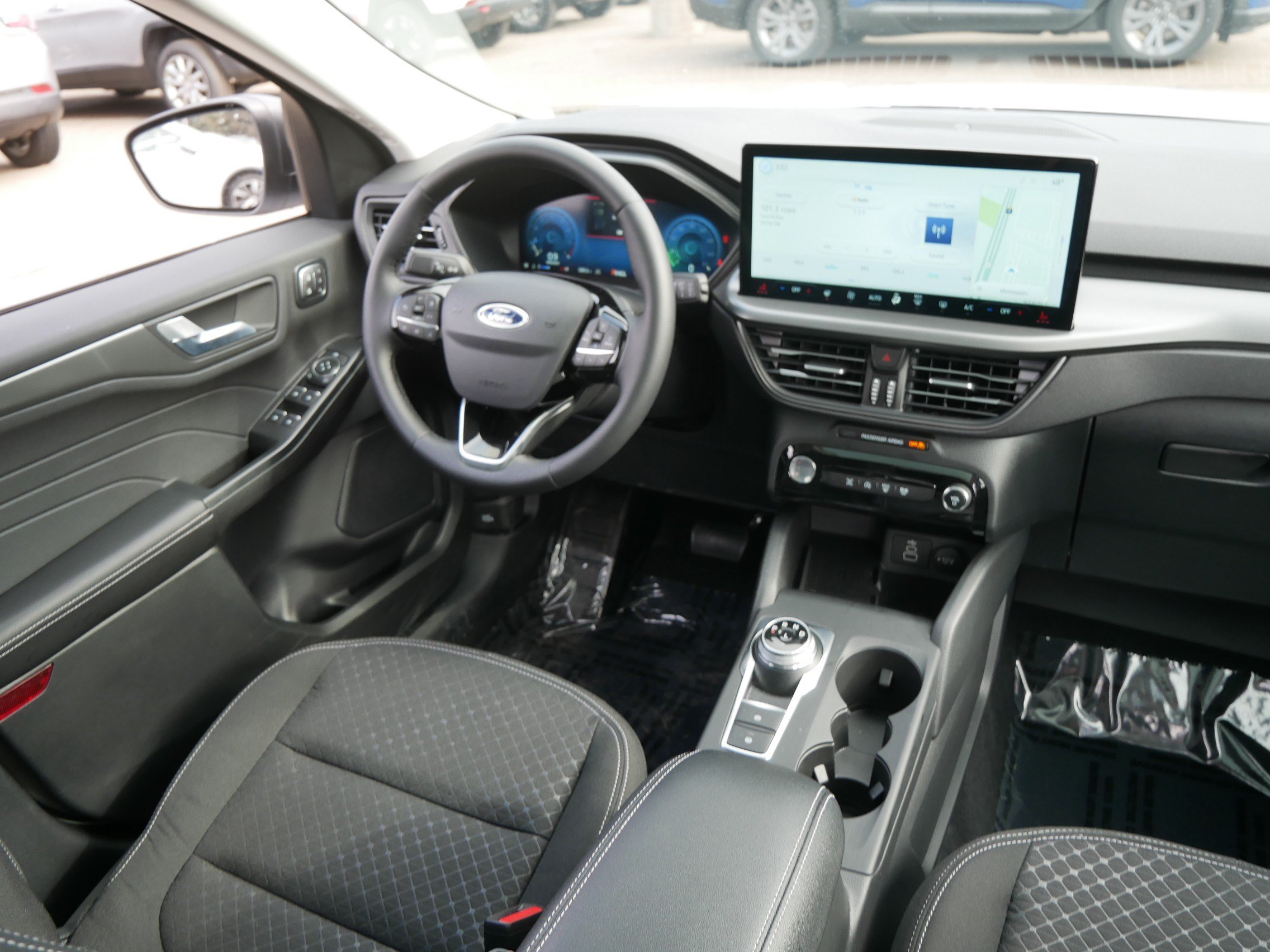 Used 2025 Ford Escape Active w/ Active Premium Tech Pack AWD/4WD image 9