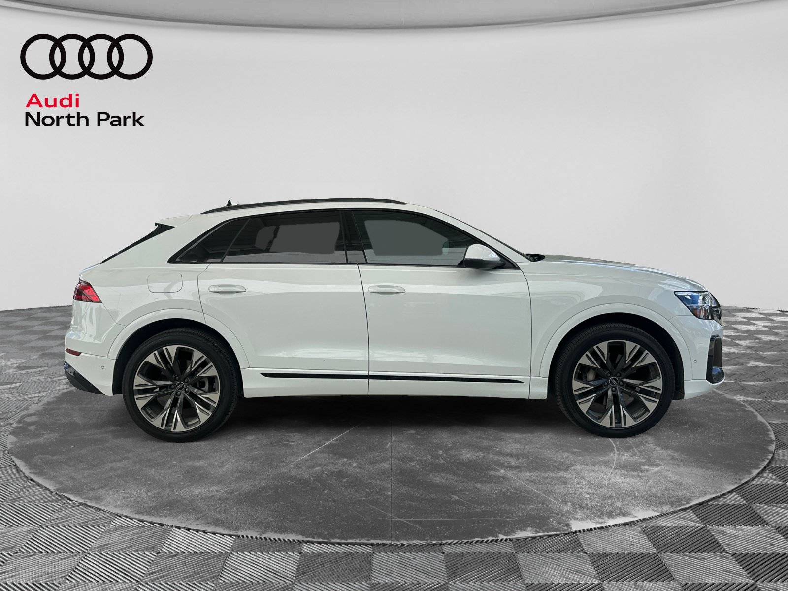 Used 2025 Audi Q8 Premium Plus AWD/4WD image 6