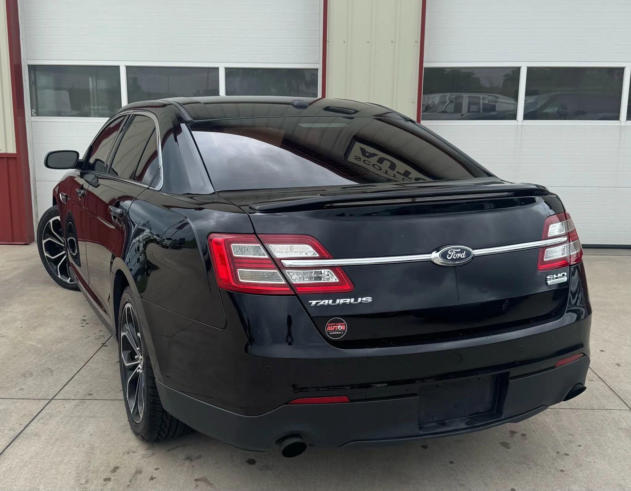 Used 2017 Ford Taurus SHO AWD/4WD image 17