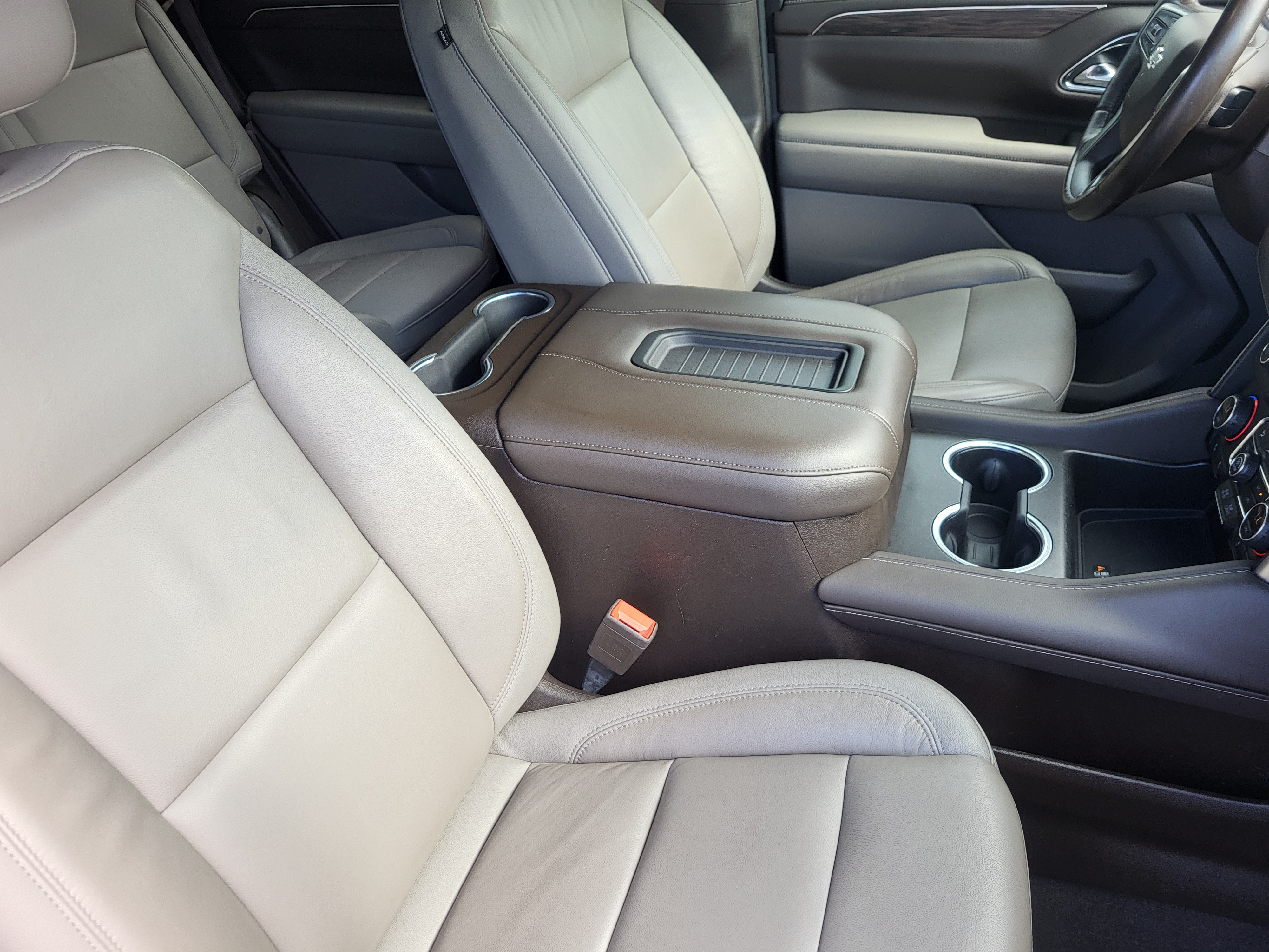 Used 2021 Chevrolet Tahoe Z71 w/ Z71 Off-Road Package AWD/4WD image 13