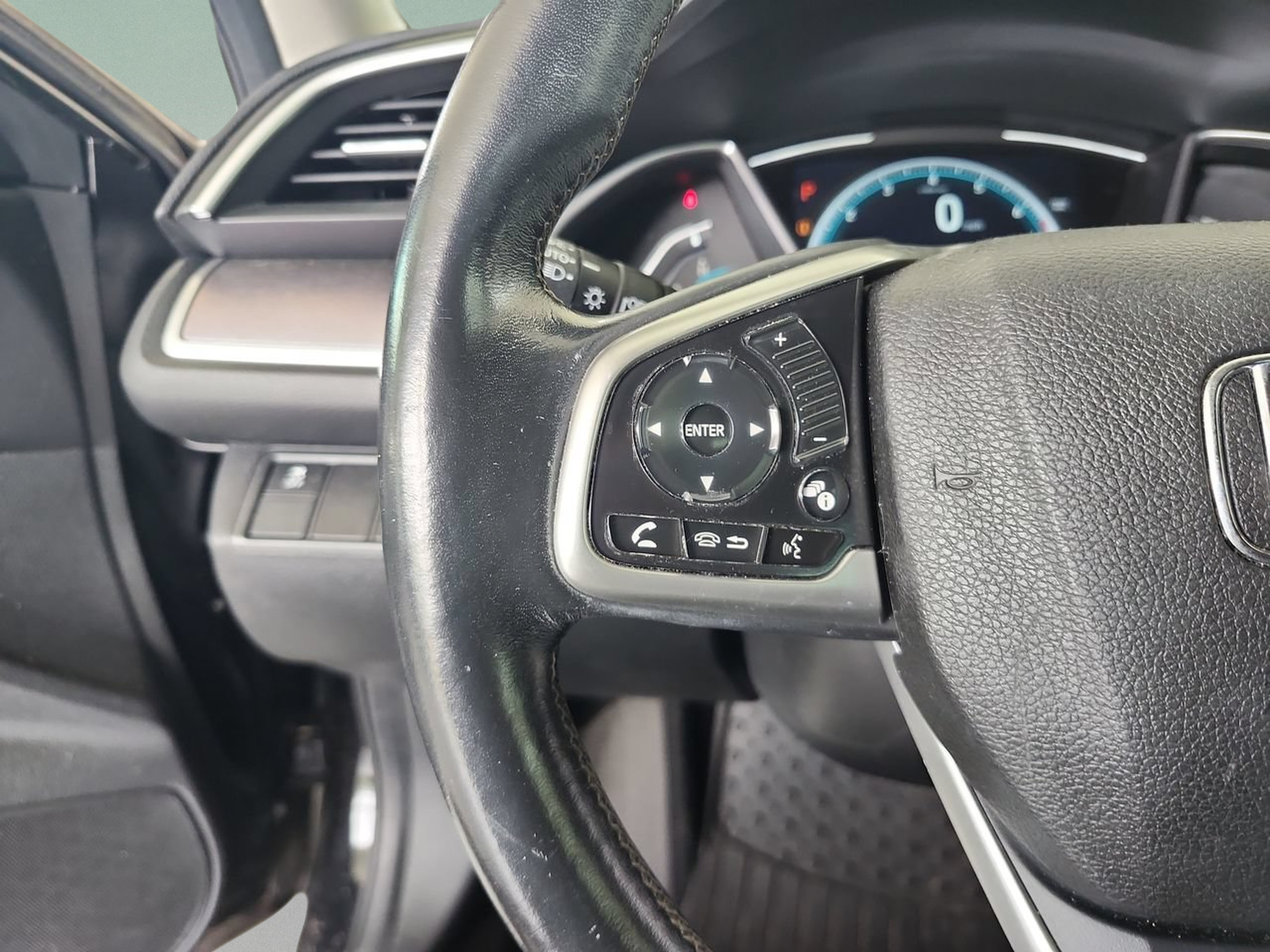 Used 2018 Honda Civic EX-T image 13
