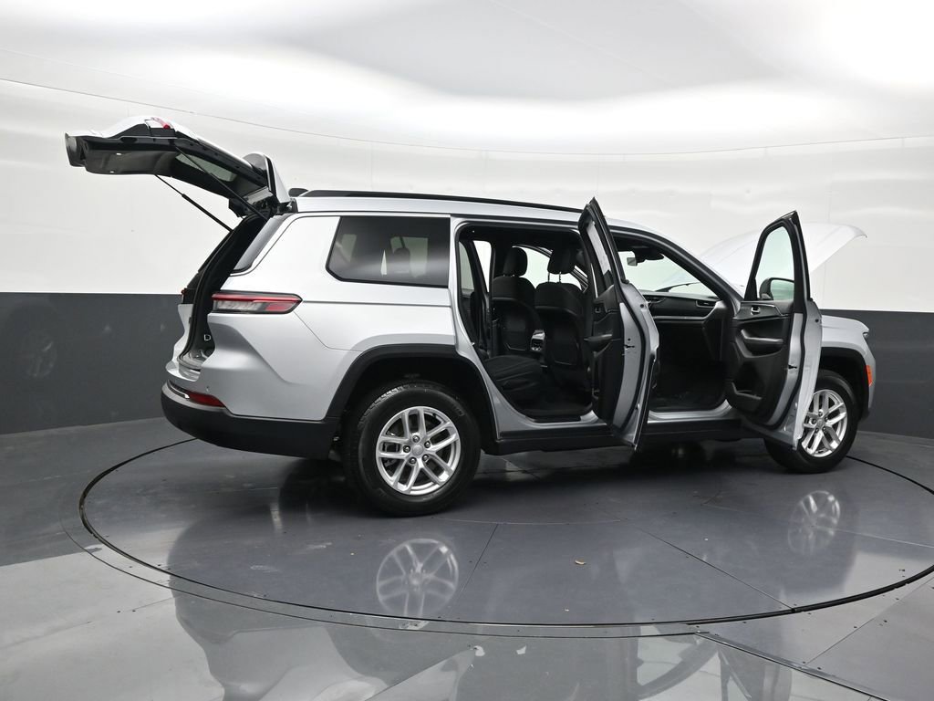 Used 2025 Jeep Grand Cherokee L Laredo image 32