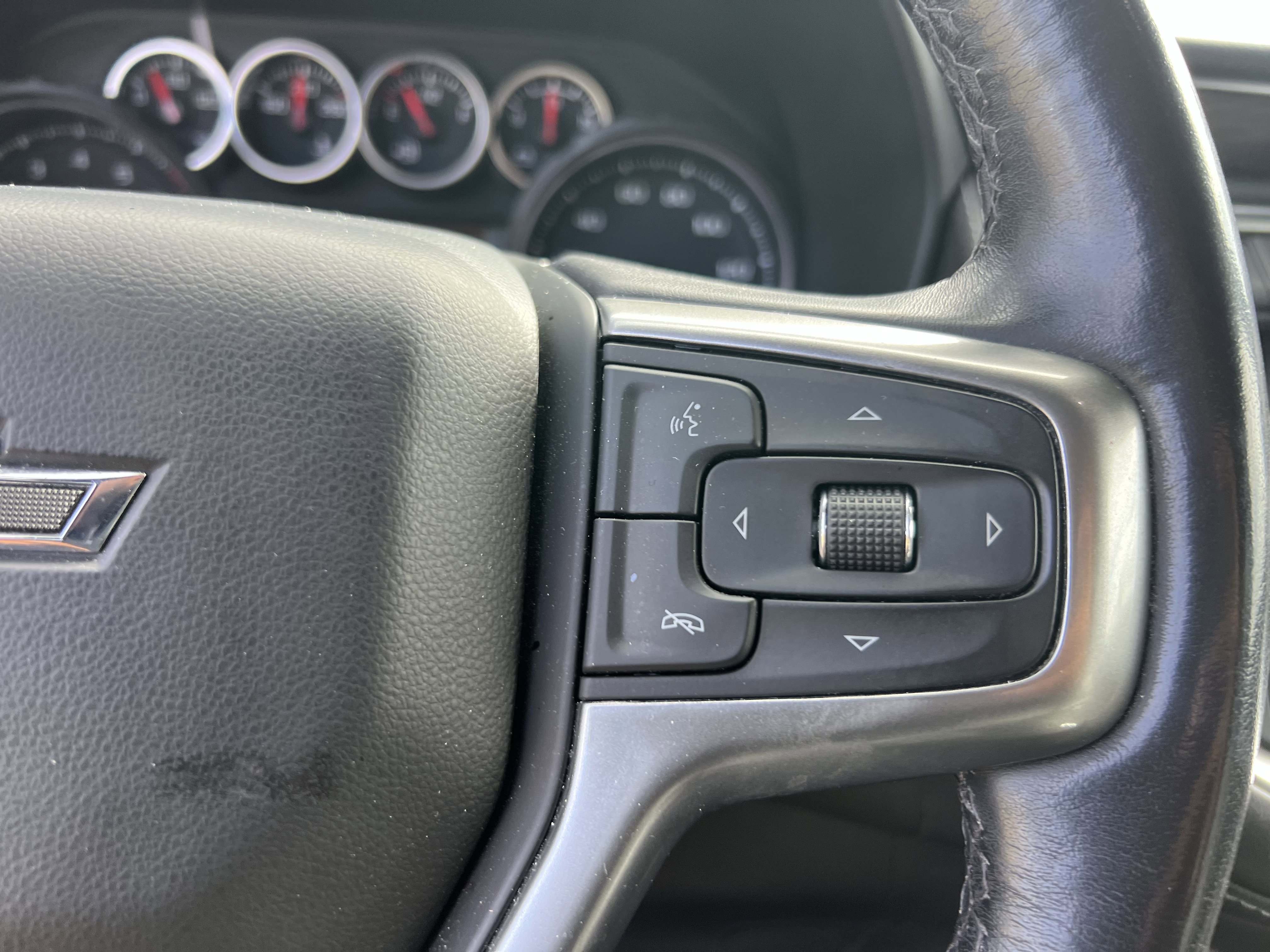 Used 2021 Chevrolet Tahoe Z71 w/ Rear Media and Nav Package image 22