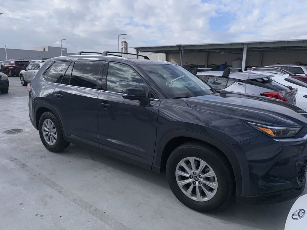 Used 2024 Toyota Grand Highlander XLE image 4