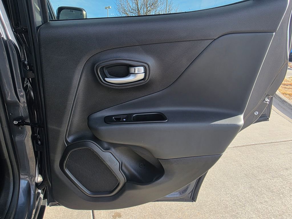 Used 2023 Jeep Renegade Altitude w/ Convenience Group I image 30