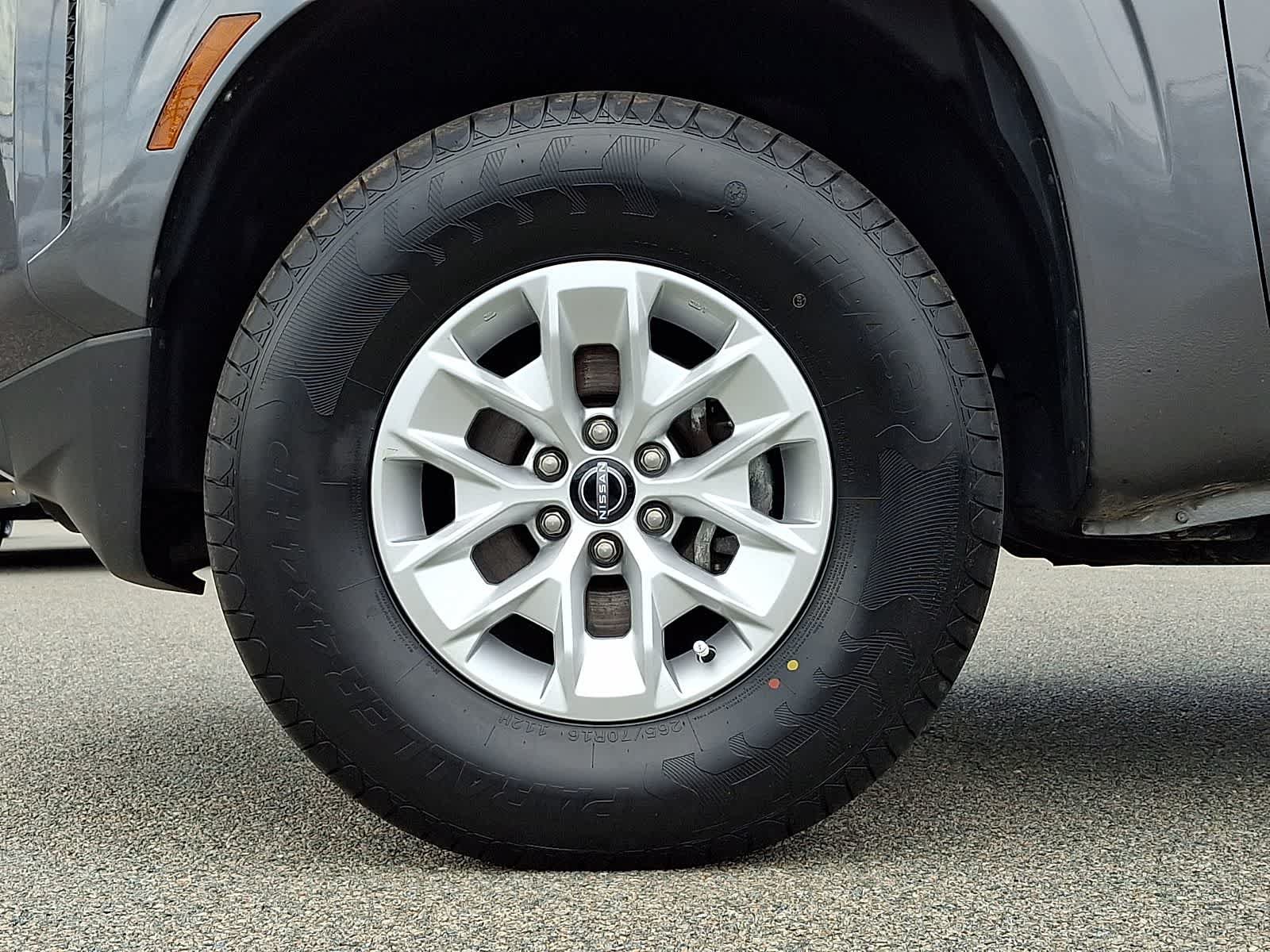 Used 2024 Nissan Frontier SV AWD/4WD image 9