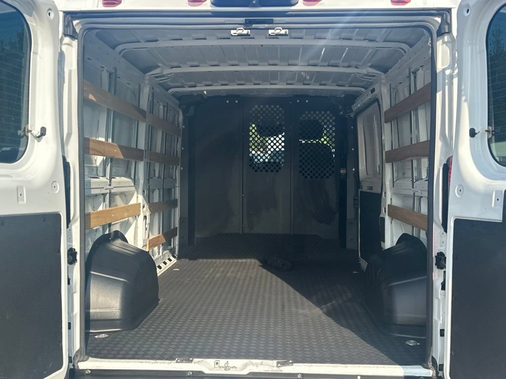 Used 2025 RAM ProMaster 2500 w/ U-Haul Equipment Group FWD image 30