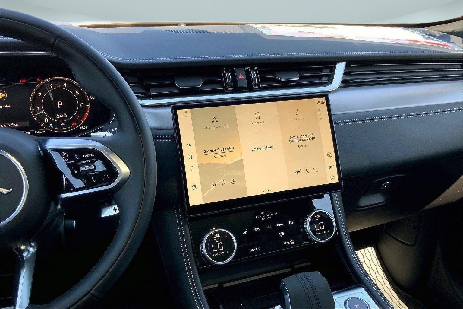 New 2025 Jaguar F-PACE R-Dynamic S AWD/4WD image 10