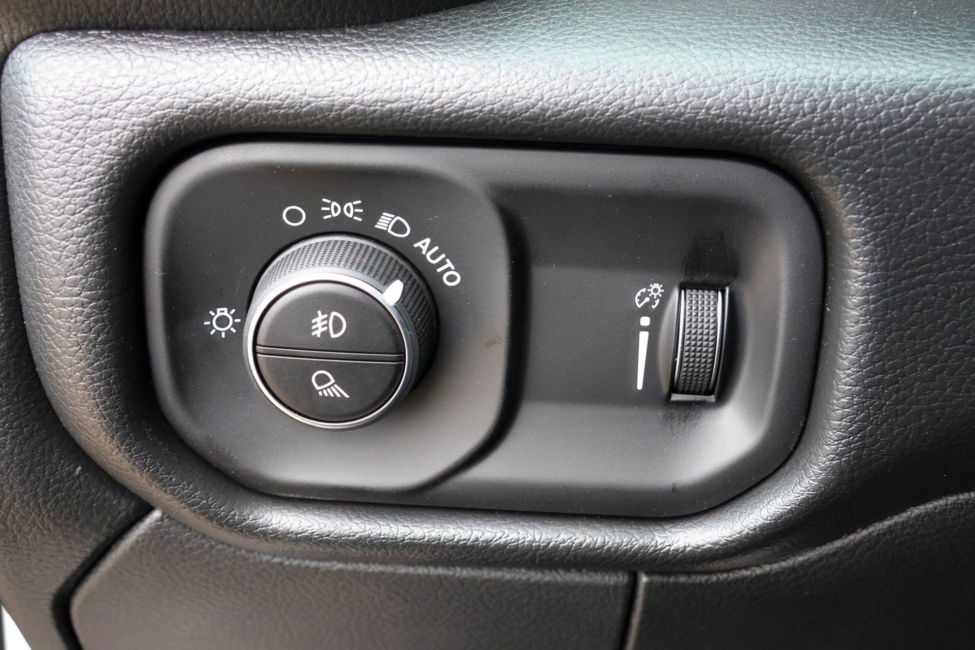 New 2026 RAM 2500 Tradesman image 32