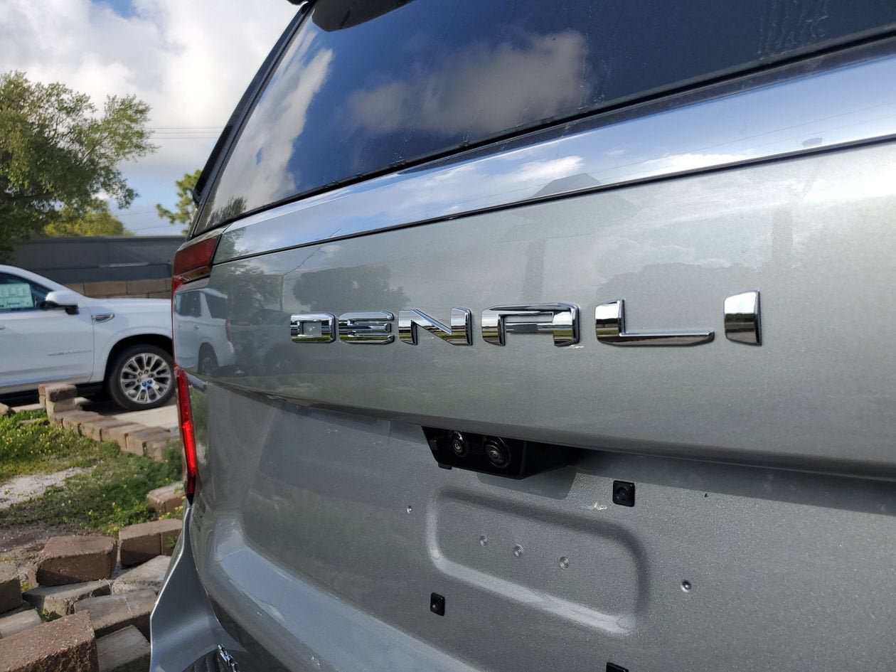 New 2026 GMC Yukon XL Denali w/ Denali Reserve Package AWD/4WD image 9